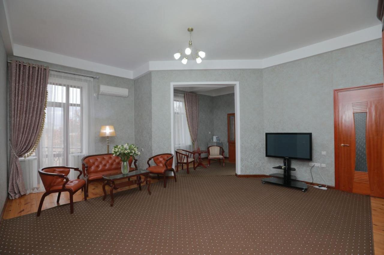 Khujand Grand Hotel Exterior foto